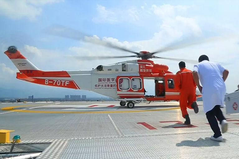 西安国际医学中心紧急救援停机坪通过验收，空中120开启绿色生命通道