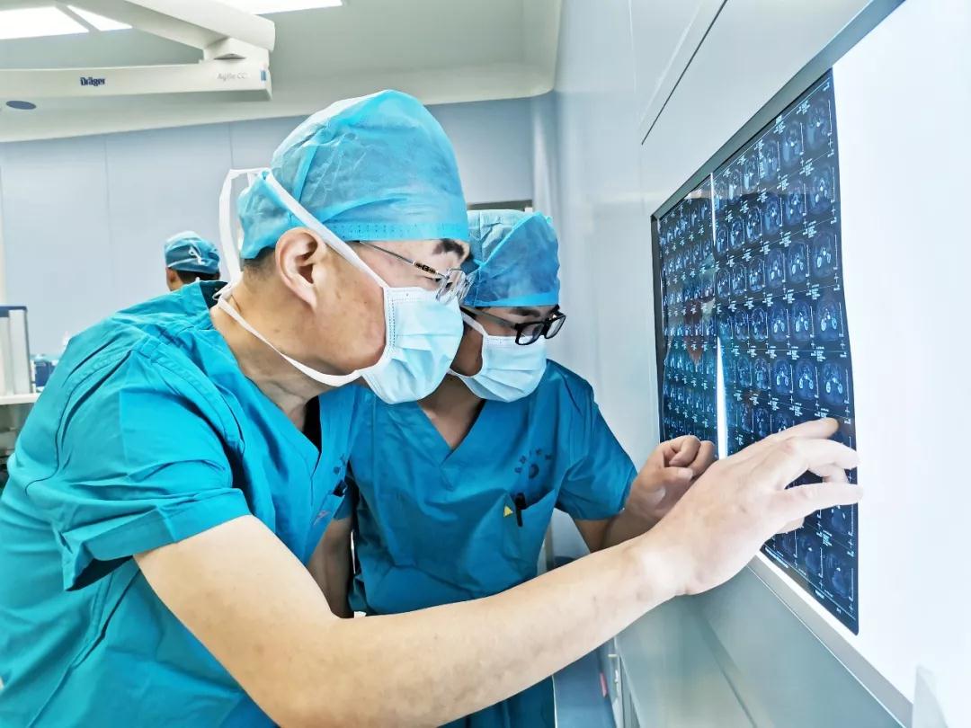 西安国际医学中心泌尿外科成功完成高难度肾肿瘤剜除手术