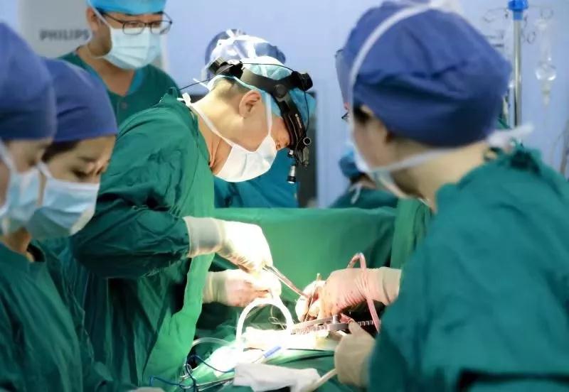 人民日报报道—西安国际医学中心医院成功救治54岁法洛四联症患者