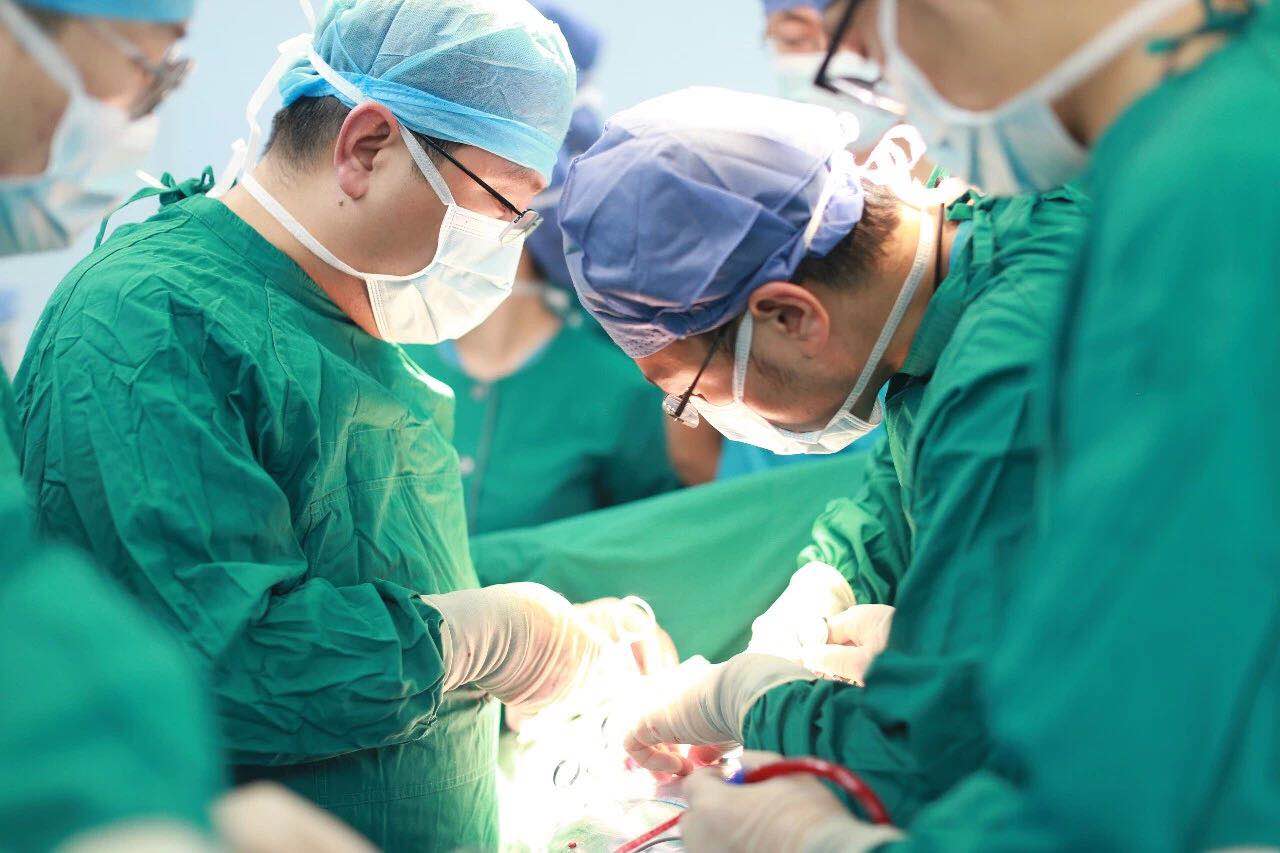 西安国际医学中心胸科医院成功完成两例肺癌根治手术